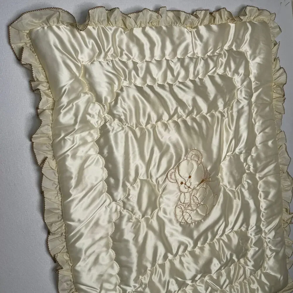 Vintage 1960s The Quiltex Co Satin Baby Crib Comforter Teddy Bear Ruffle 34x42